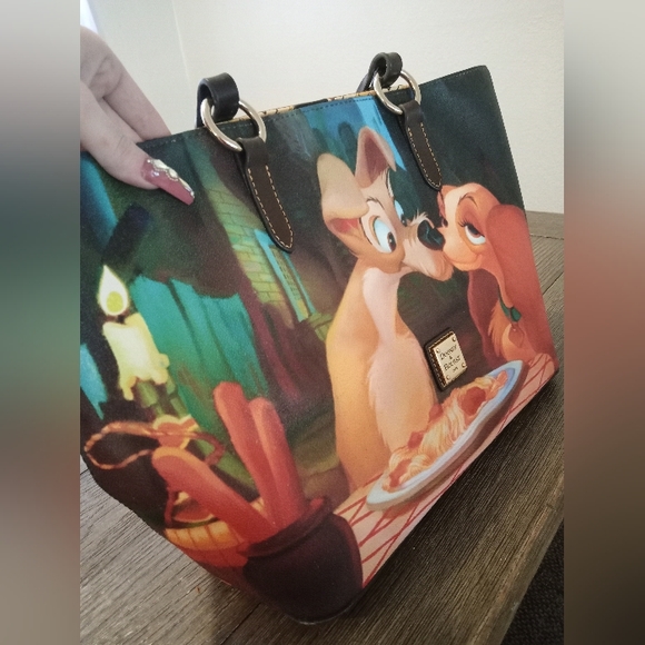 Disney Dooney & Bourke Lady And The Tramp Tote 2018 - Picture 4 of 16